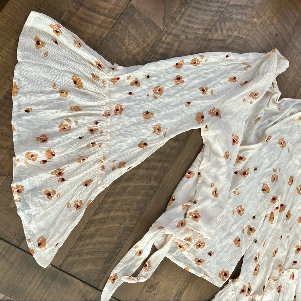BILLABONG | Lust Wild Floral Crinkle Top – Size Small - Picture 3 of 7